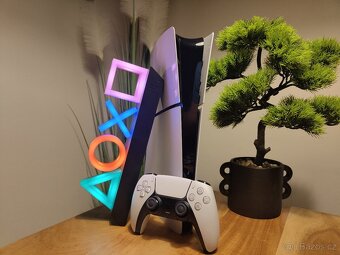 PS5 Slim Digital s krabicí, velmi pěkný stav. - 2