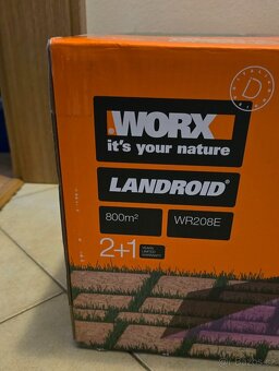 Sekačka Worx Landroid M800 WR208E + LED - 2