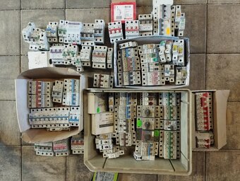 relé + jističe - 2