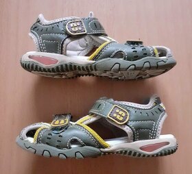 Kvalitní dětské sandálky zn. CHICCO - vel. 26 - 2