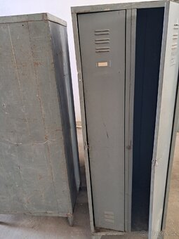 Plechové šatní skříňky - 2