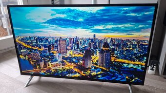 Smart Televize Thomson 102 cm - 2