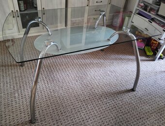 Skleněný stůl - 2