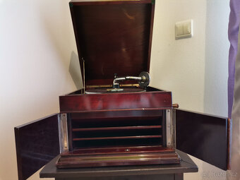 SALONNÍ GRAMOFON.. - 2