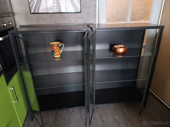 Vitrína Kov/sklo - 2