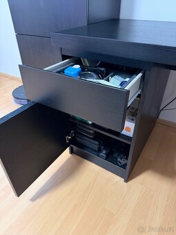Psací stůl MALM (IKEA) - 2