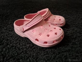 Žabky a crocsy - 2