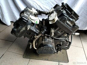 Honda VFR 750 - 2
