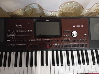 Prodám korg pa 700 - 2