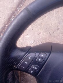 Prodám Mazda 3 volant - 2