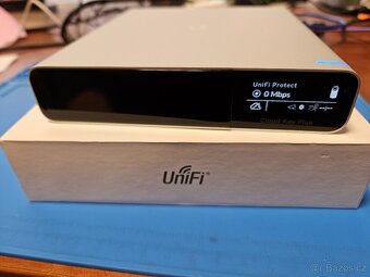 Ubiquiti UniFi Cloud Key G2+ - 2