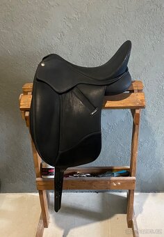 Drezurní sedlo Wintec Isabel 16,5” - 2