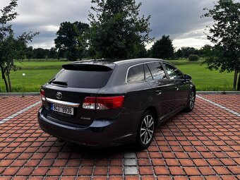 Toyota Avensis - 2