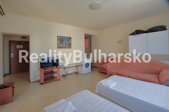 Prostorný apartmán 2+kk s výhledem na bazén Slunečné pobřeží - 2