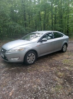 Ford Mondeo Ghia - 2
