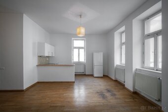 3kk Komunardů 24, Holešovice - 2