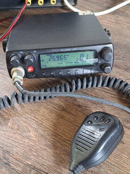 Prodám větší množství radiostanic končím - 2