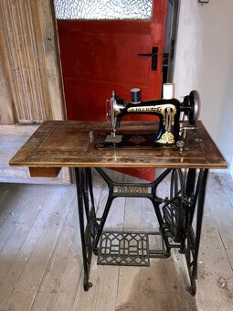 Šicí stroj BOBBIN - 2