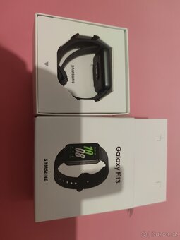 Chytré hodinky Samsung Galaxy Fit 3 Grey - 2