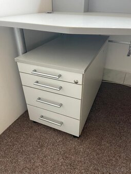 Kancelářské stoly - 2