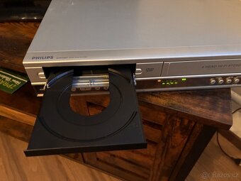 funkční VHS a DVD prehravac Philips - 2