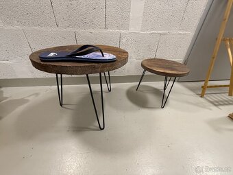 Prodám set 2 kulatých stolků – dřevodekor, černé kovové nohy - 2