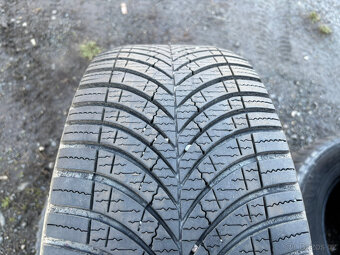 2ks celoroční pneu Goodyear 225/55/17C - 2