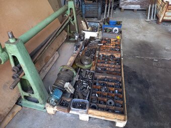 Příslušenství k soustruhu - 2