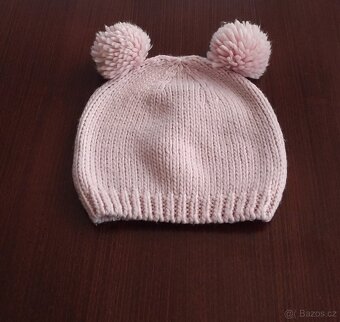 Dívčí čepice  / kulich  s bambulema zn. SIX - 2