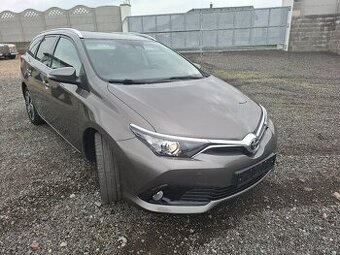 Toyota Auris 1.2turbo benzin,touring, 2017 ,edition sport - 2