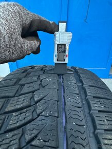 Kusovka zimní Nokian WRA4 245/45R19 102V - 2