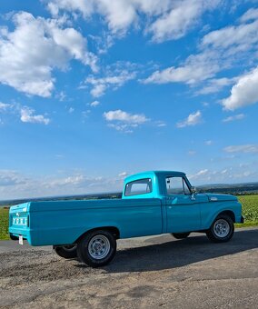 Ford F-100 PickupTruck - 2