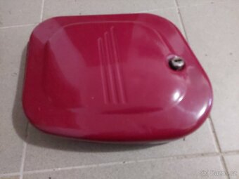 Jawa kyvacka, panelka - naradovy kastlik - 2