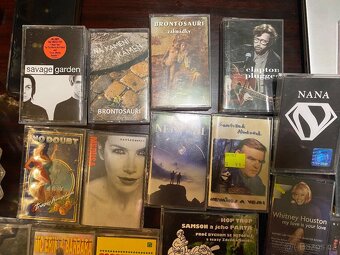 Mc kazety 30 kusu Pink Floyd , brontosauri, Scorpions AC-DC - 2