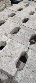 Použitá zámková dlažba Íčko - 2