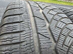 Zimní pneu 245 45 18 Michelin RFT - 2