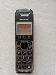 Přenosný (i VOIP) telefon PANASONIC KX-TG 6411 FX
- 2