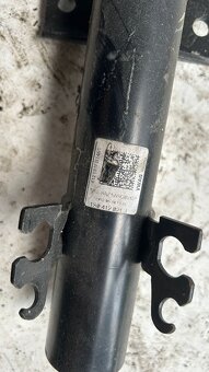 Skoda, Seat pravy tlumic 1S0412021J - 2