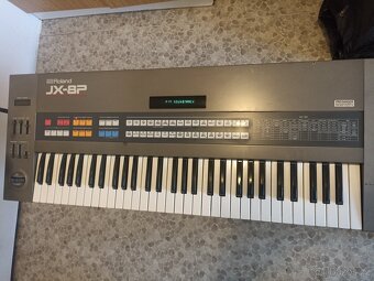 Roland JX8P - 2