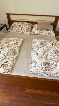 Dvoulůžková postel + noční stolky - 2