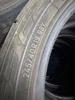 Letni pneu Nitto 245/40/19 - 2
