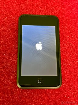 iPod Touch 1. generace – 8 GB model A1213 - 2
