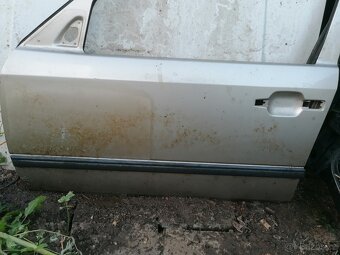 Levé přední dveře Mercedes-Benz 124 - 2