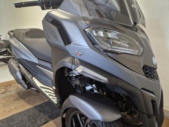 Piaggio MP3 530 hpe zpátečka kamera 10/2022 nové pneu - 2