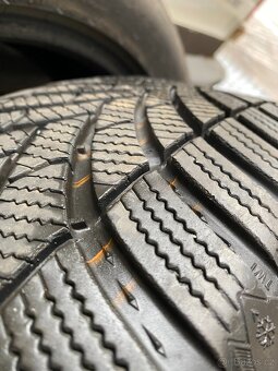 Semperit Speed-Grip 5, 215/55 R17 zimní pneu - 2