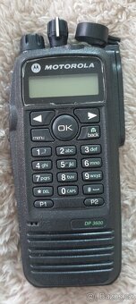 Motorola DP3600 – profi DMR/Analog UHF vysílačka – TOP stav - 2