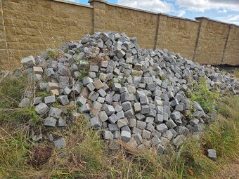 Prodám žulové dlažební kostky - 2