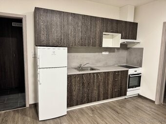 Prodej kuchyně s lednici a sporákem - 2