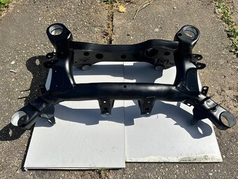 Zadní nápravnice (klec) e90/e87 - 2