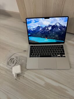 MacBook Air 13” M3 CZ 2024 Stříbrný - 2